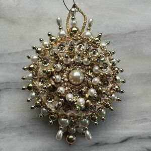 Vintage Beaded
Christmas Tree Ornaments -gold and pearl